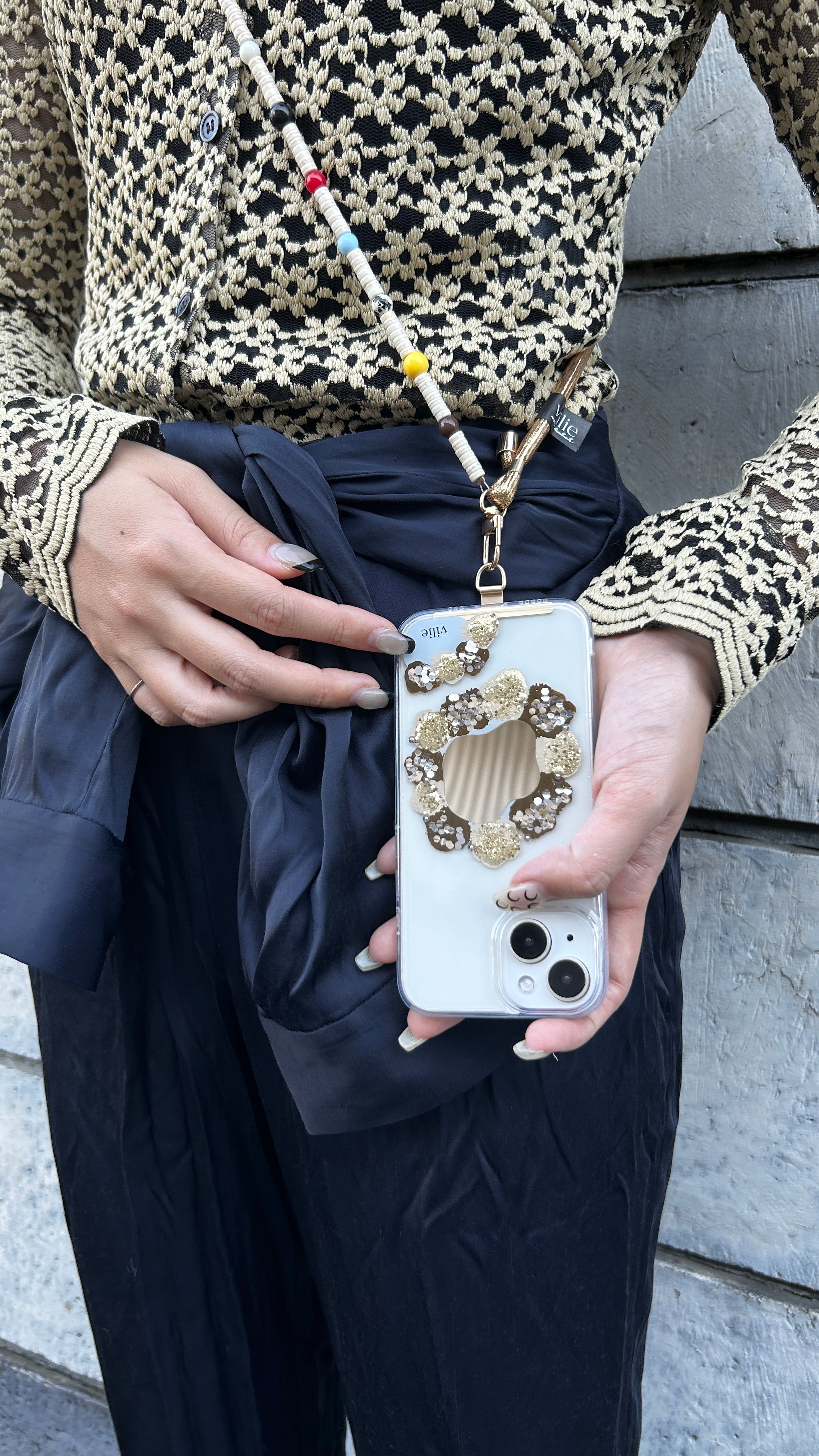 pop stone beads shoulder